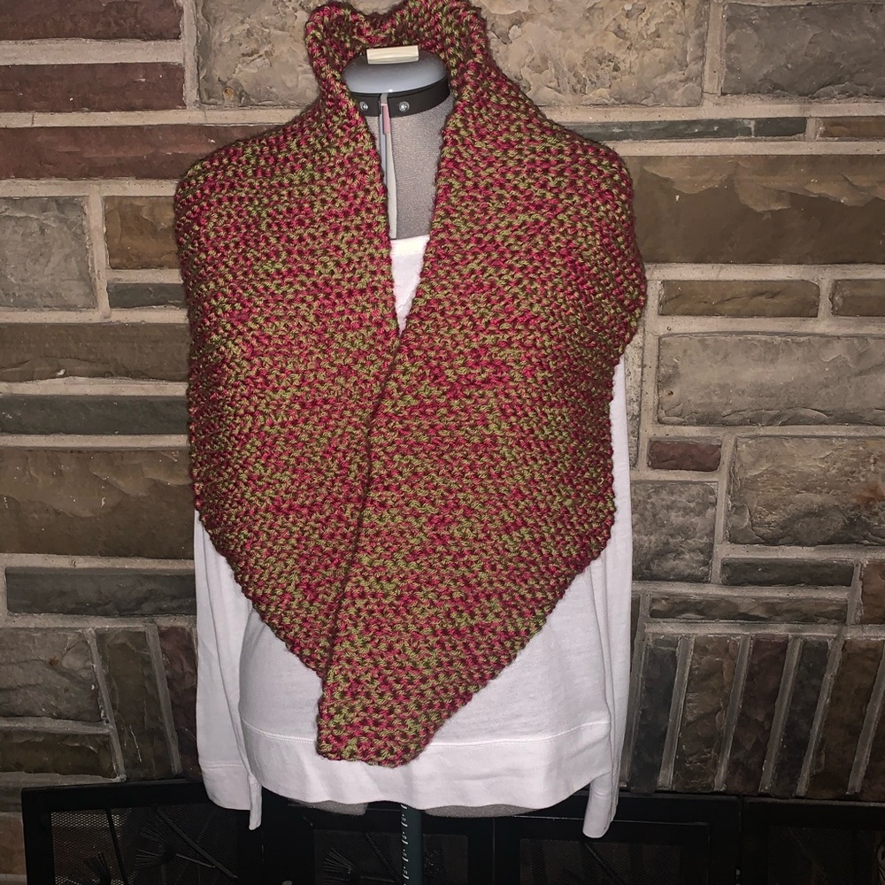 NEW Handmade Crochet Infinity Scarf  (Deep Pink & Olive Green)
